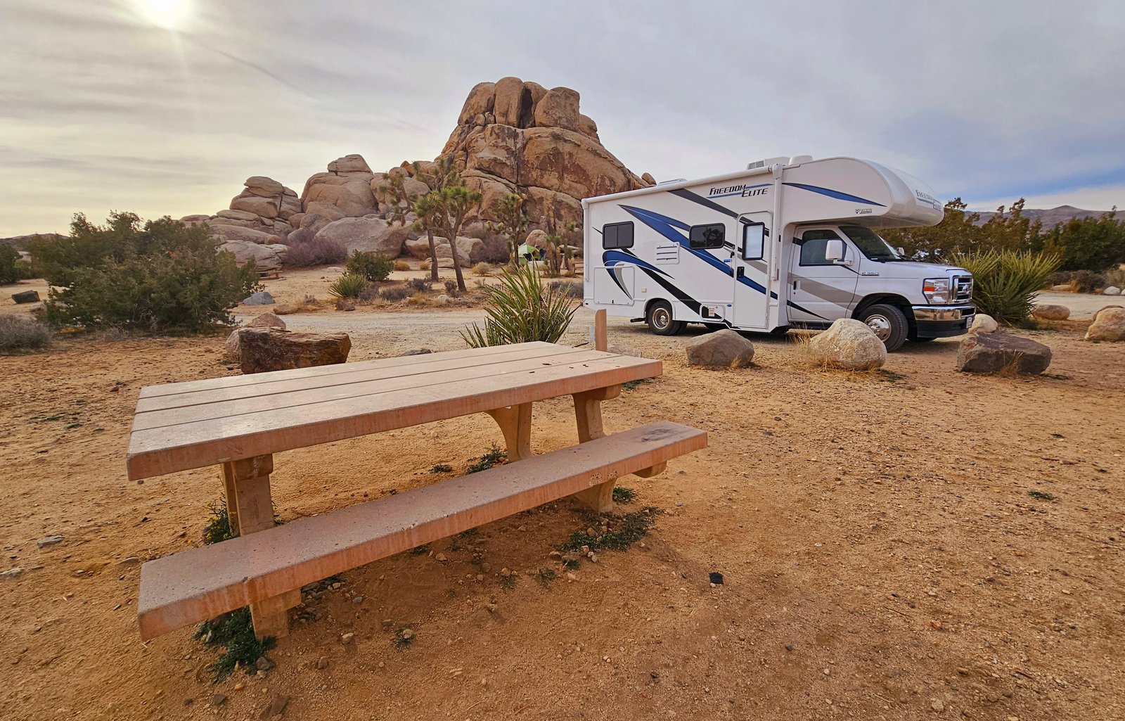 25ft. RV — easy to drive, unique trip experience!