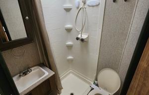 2015 Palomino SolAire 213 X RV rental photo 7