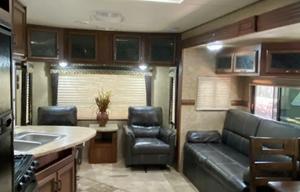 Comfy Zinger 32ft Crossroad, Clean and Fun!