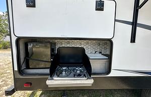 32 ft Travel Trailer King size bed! Sleeps 8-10