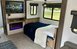 2025 Coachmen RV Freedom Express Select 247SE RV rental photo 15