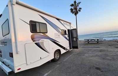 25ft. RV — easy to drive, unique trip experience!