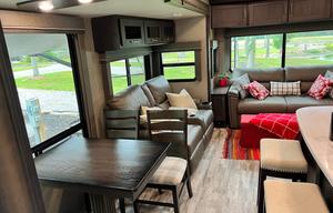 Ruby! Our REFLECTION 303RLS is ready for Glamping+