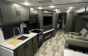 Spacious 2023 FR3 34DS Motor Coach: Luxe & Loaded!