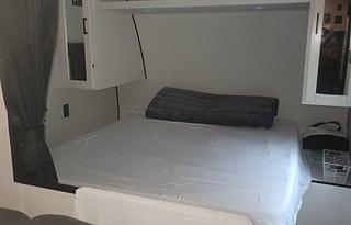 2026 Jay Flight SLX 260BH RV rental photo 2