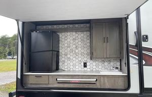 2020 Heartland Wilderness 3250BS RV rental photo 5