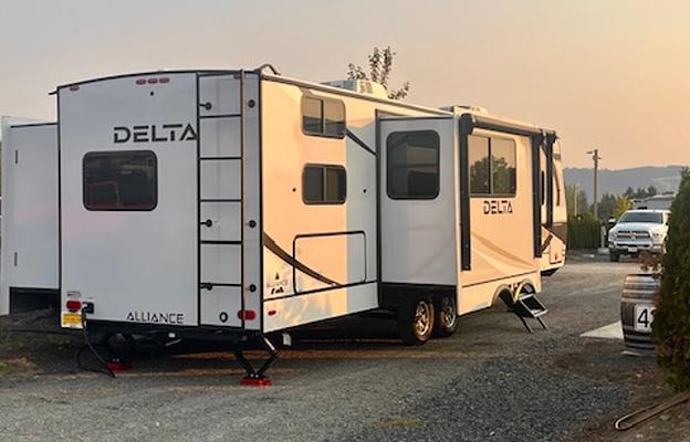 Big Merla Sleeps 7 and Bring your Furry Friends