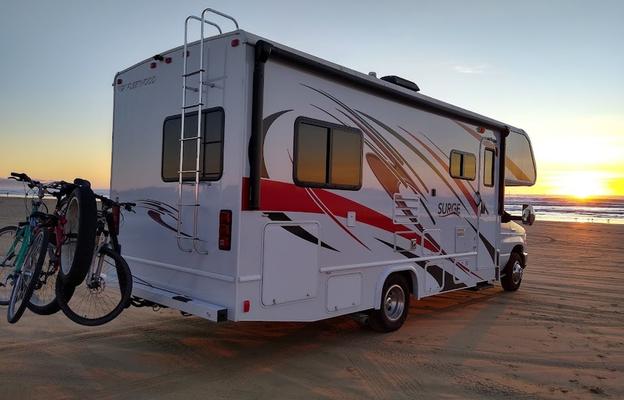 2018 Fleetwood RV Surge 25G