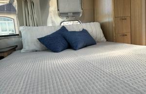 2020 Airstream RV Flying Cloud 25FB, Star Trailer