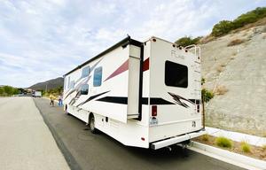 ! Creamy Flair 2021 - Modern & Reliable, Sleeps 10