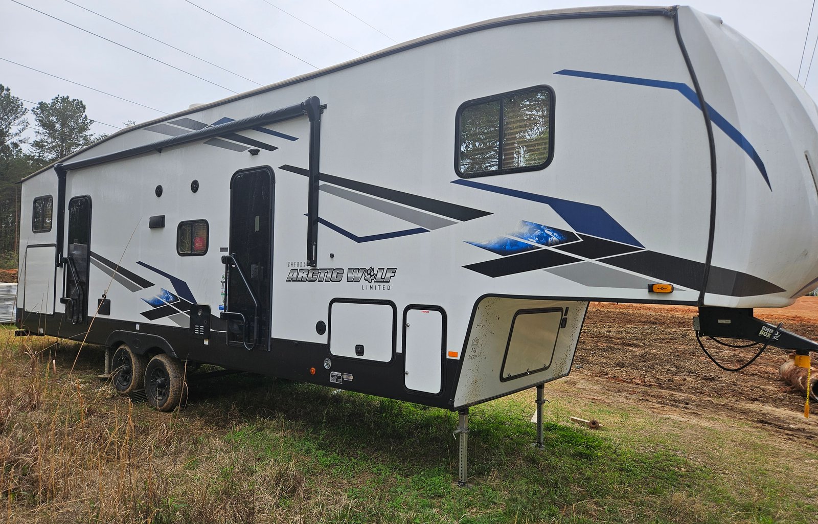 Arctic Wolf Camper with Bunkhouse