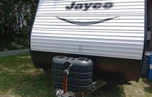 "Sweet Escape" Spacious 10-Person RV - Festivals