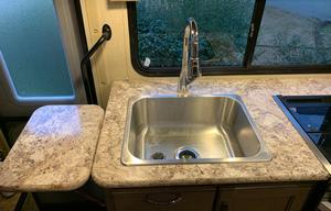 "Tiny" 2019 Thor Motor Coach Freedom Traveler 24HE