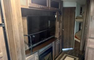 2017 Forest River RV Wildcat Maxx 30DBH RV rental photo 6