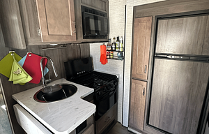 2021 Winnebago Spirit 26T couple & small family