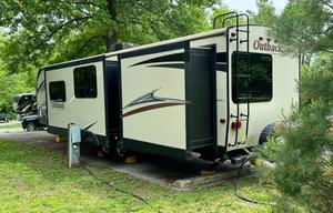 2018 Keystone RV Outback 325BH RV rental photo 5