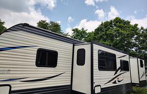 Family Friendly 10 Person with Outdoor Items