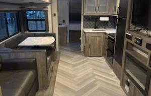 2021 Forest River RV Wildwood Heritage Glen Hyper-Lyte 29XBHL RV rental photo 10