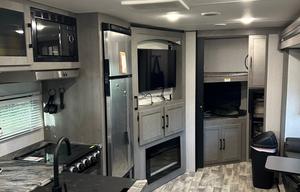2022 Kodiak Ultra-Lite 296BHSL RV rental photo 5