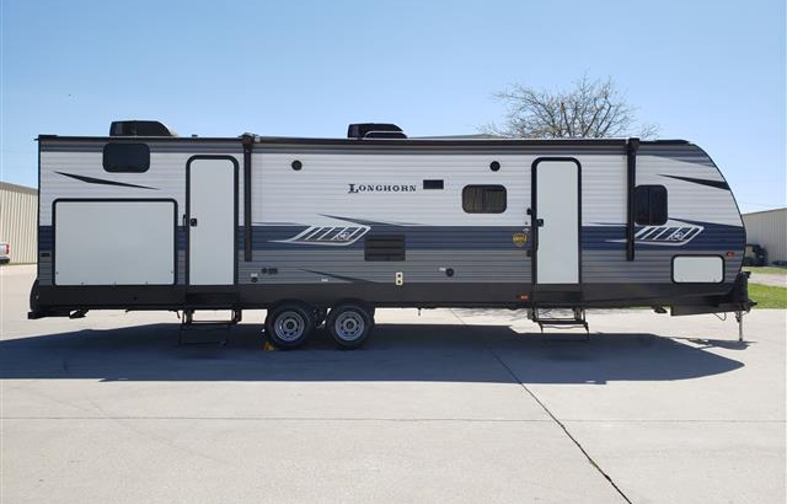 2019 CrossRoads RV Longhorn 328SB