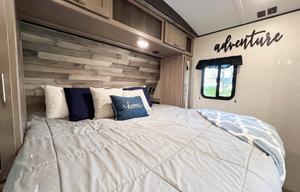 FULLY LOADED Spacious Bunkhouse