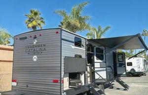 T5 2025 Catalina Legacy Sleeps 10-Premium-Auto LEV