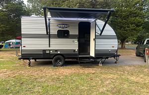 Lightweight trailer perfect for family getaway!