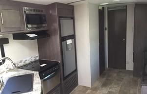 2018 CrossRoads RV Sunset Trail Super Lite SS289QB