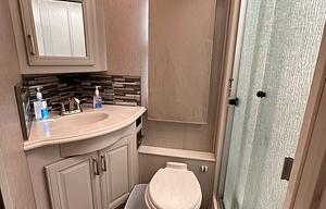 2021 Diesel, Bunks, 2 Full Baths