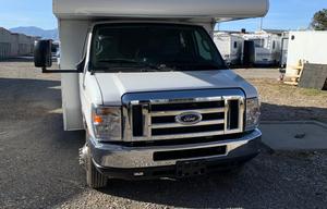 2017 Thor Motor Coach Four Winds 23A Grizzly5