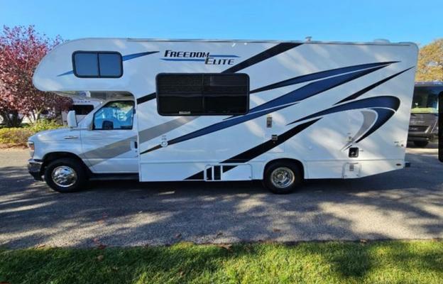 2022 Thor Motor Coach Freedom Elite 22HE