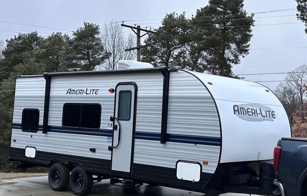 Family bunkhouse 2022 Gulf Stream Ameri-Lite 248BH