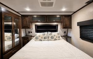 Spacious Toy Hauler • View Deck • Sleeps 10