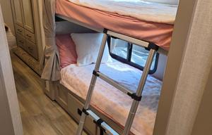 The Pasadena Palace: With Bunkbeds & 8K Towing