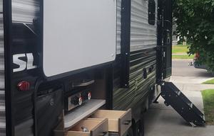 No towing, "We only do delivery and pick up."