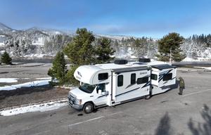 2025 American Coach Thor Motor Coach geniva RV rental photo 8