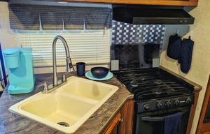 Sequoia: Family Camper with bunk bed - Sleeps 6!
