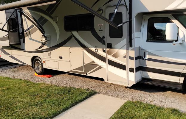CJ's 2013 Thor Motor Coach Chateau 31L