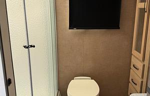 2020 Surveyor Luxury 267RBSS RV rental photo 5