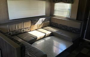 2015 Dutchmen RV Coleman Lantern Series 270RLS