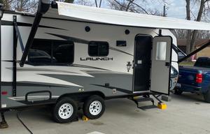 2018 Starcraft Launch Outfitter 7 19BHS