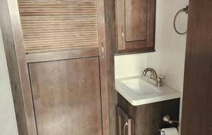 2020 Forest River 5th wheel with washer and dryer