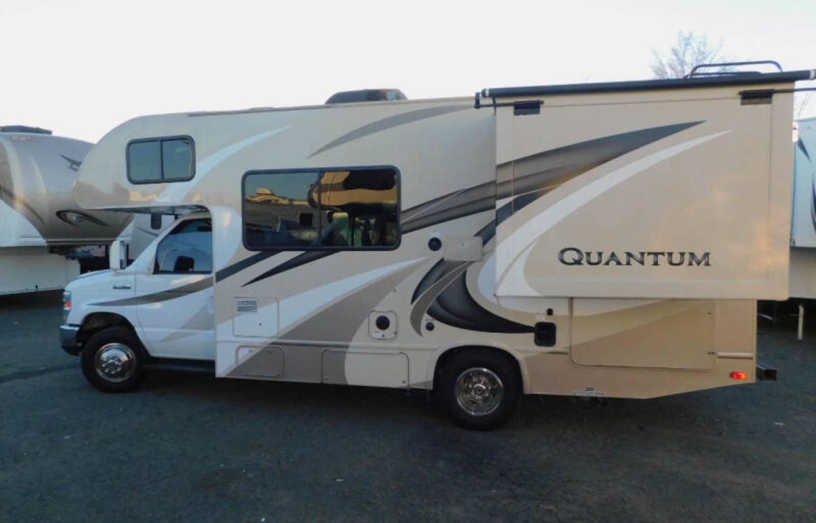 2017 Thor Motor Coach Quantum GR22