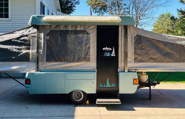 Vintage Pop-Up – 1989 Coleman Laramie