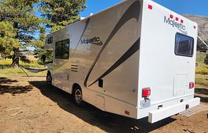 Cute Cozy Camper!