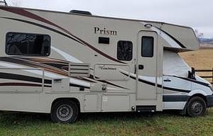 Classic Coachmen Comfort - Pet Friendly!