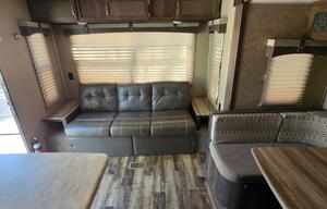 Cozy Little 5th Wheel