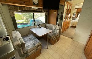 2000 Four Winds RV Hurricane 32A
