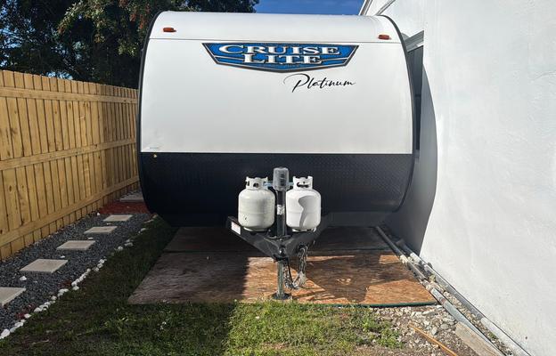 2023 Salem 261BHXL RV rental photo 1