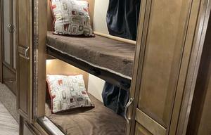 DELIVERY: 2019 Bounder - 2FB - 3 Bunks - Washer